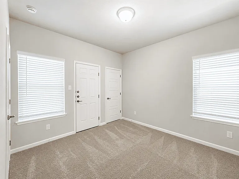 7142 Magnolia Crk #101 — Photo 12