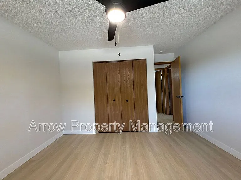 2334 N 44th St #19 — Photo 8
