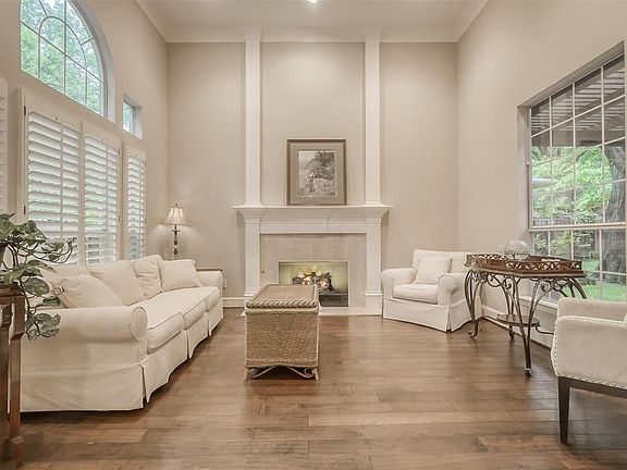3rd image of 2800 Woodstream Ln