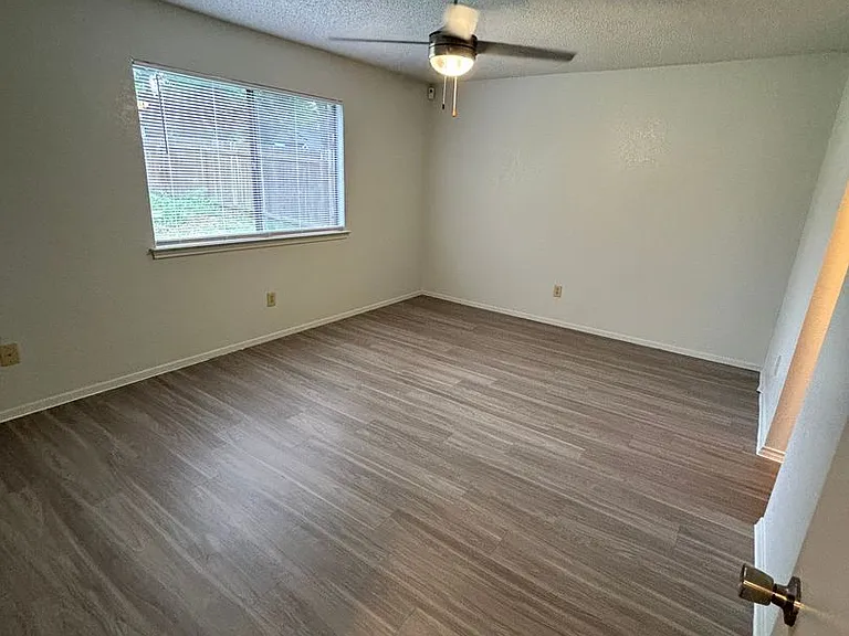 1112 Byers Ln — Photo 12