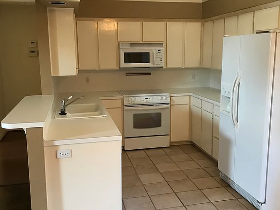 5th image of 3323 Danbury Ct