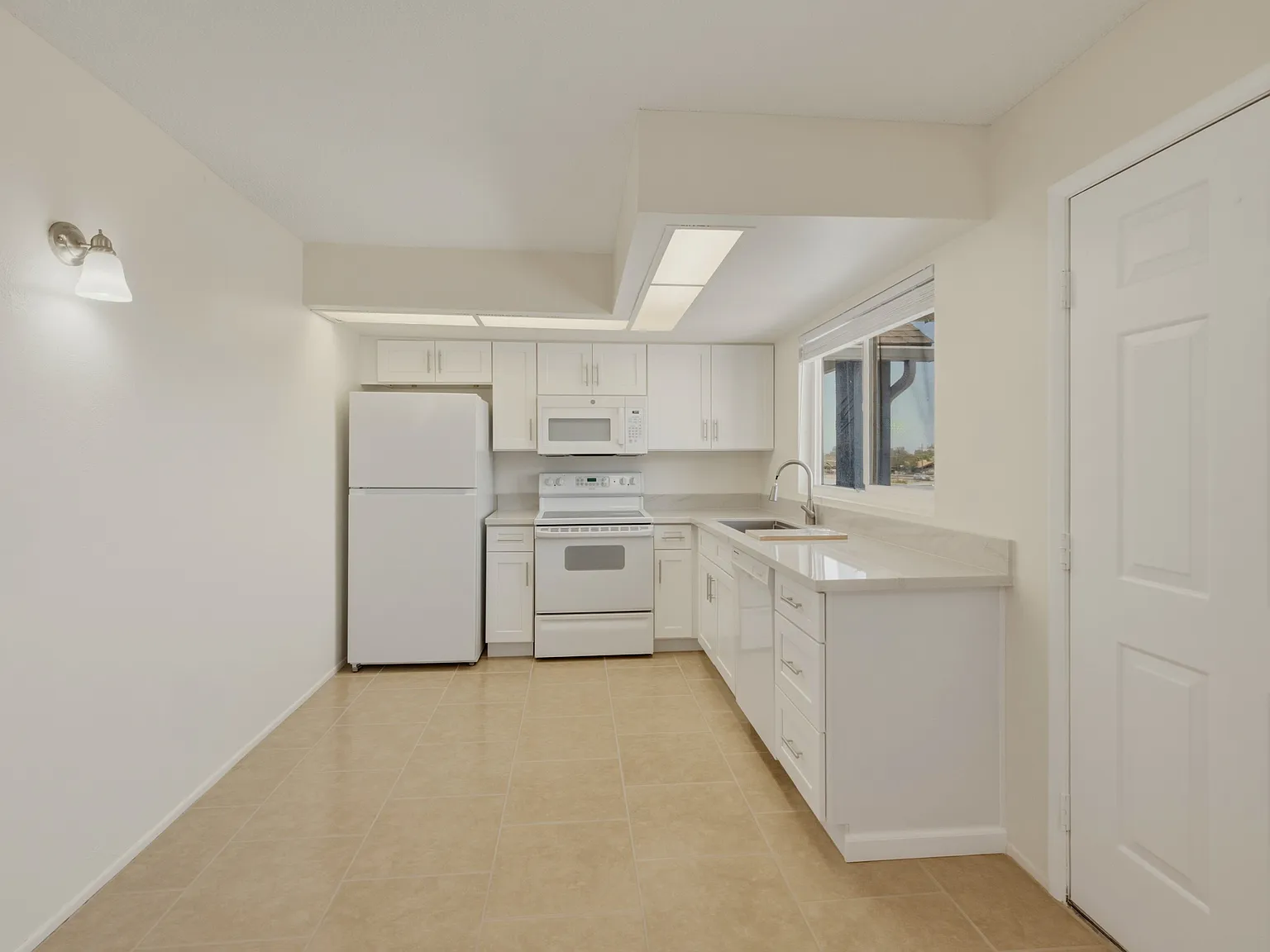 2 bed, 705 sqft, $1,395 — Photo 3