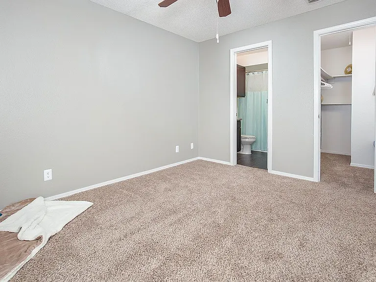 4548 S Elm Pl — Photo 6