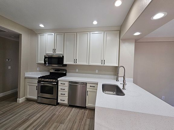 5th image of 3033 Isaac River Dr