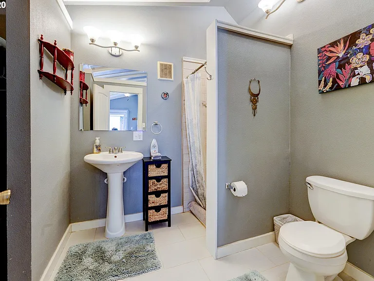 1225 NE 42nd Ave — Photo 20