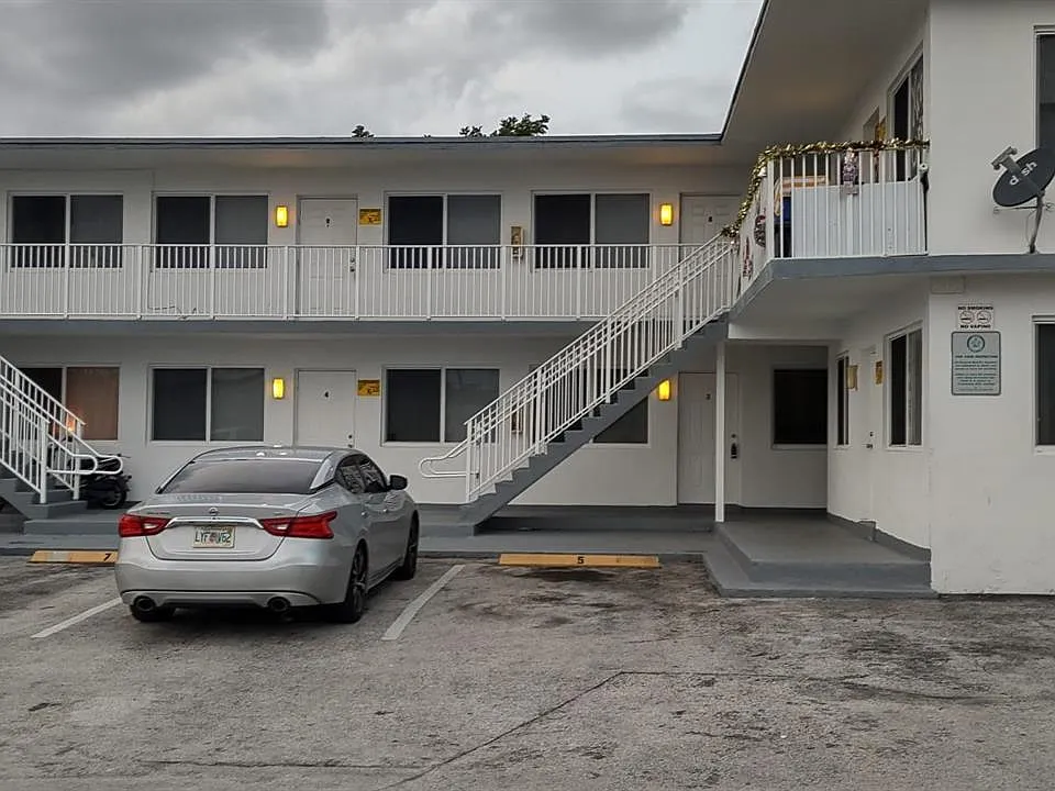 101 NW 29th Ave #1