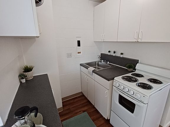 3rd image of 5226 22nd Ave NE #1B-1Ba-550Sqft