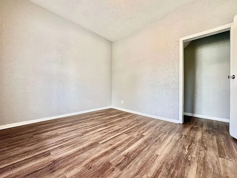 3312 Mishawaka Ave — Photo 6