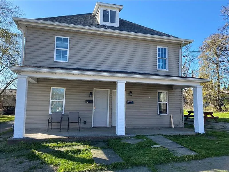 62 Whiteman Ave — Photo 1