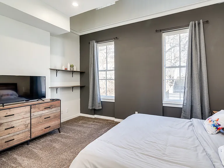 55 E Clifton Ave #2 — Photo 8