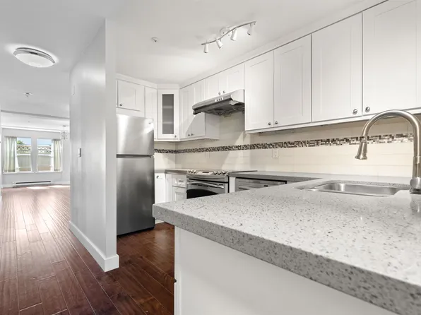 5723 Balsam St #211, Vancouver, BC V6M 4B8