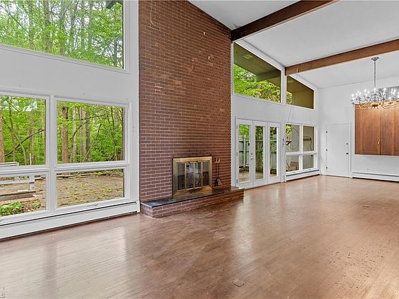 3rd image of 2051 Royall Dr