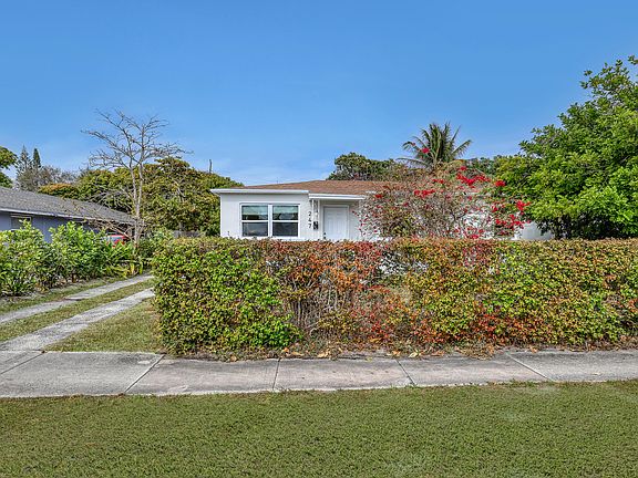 2nd image of 247 Silver Beach Road