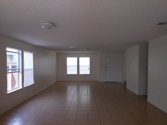 4th image of 3509 Eagle Ave