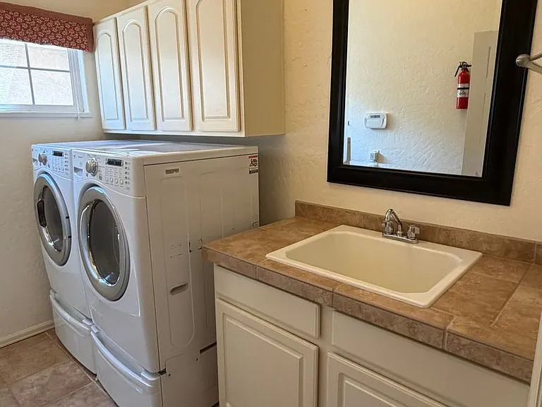 1825 Venetian Dr — Photo 11