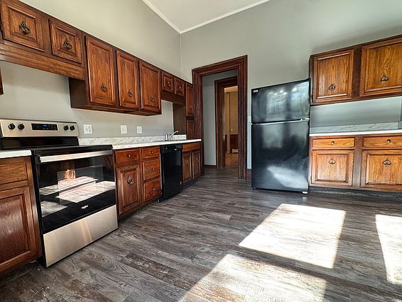 5th image of 349 6th Ave S APT 1