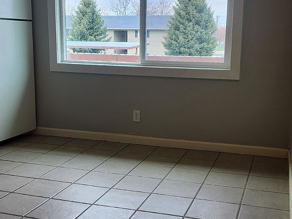 2nd image of 207-272 Carol Dr #11200157