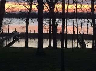 19146 Meridian Rd, Grosse Ile, MI 48138