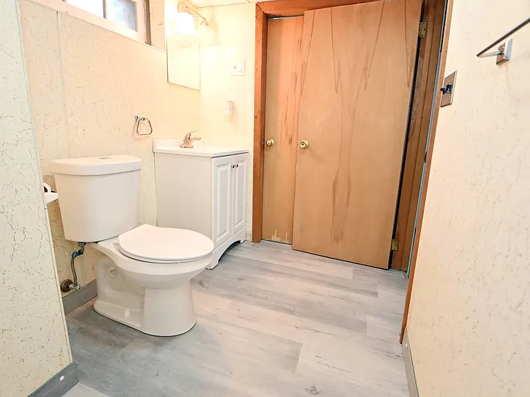 56 West St — Photo 37