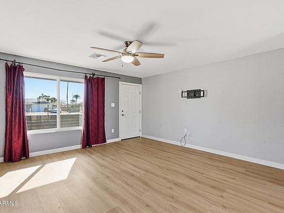 4th image of 2914 E CACTUS Road