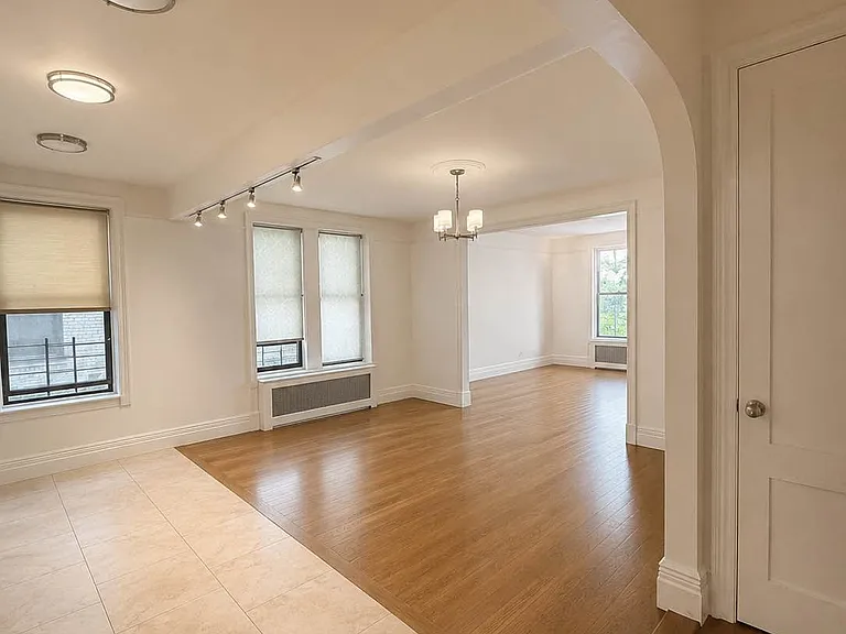 250 Riverside Dr #53 — Photo 2