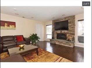 1 Woods End Rd, Dix Hills, NY 11746