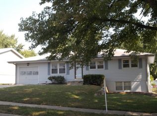 2016 Twin Ridge Dr, Bellevue, NE 68005