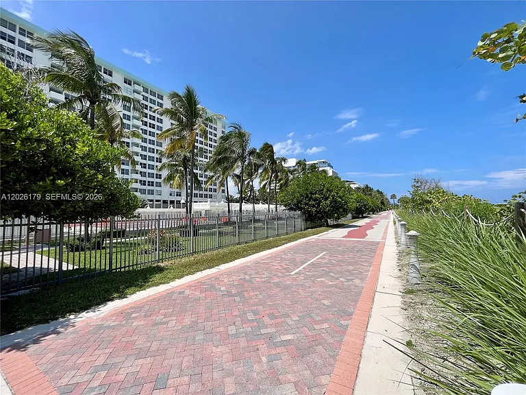 2899 Collins Ave #1433 — Photo 26