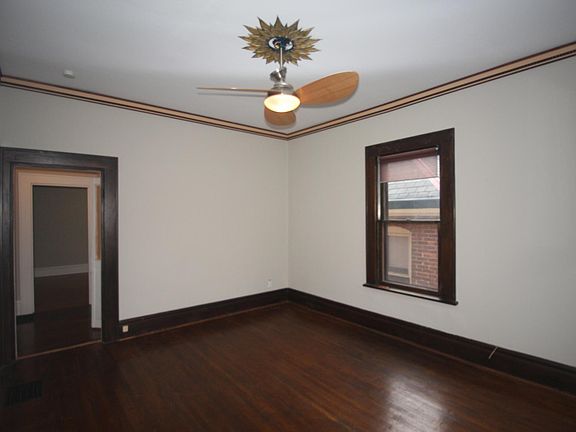 2nd image of 326 W Hubbard Ave