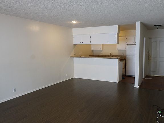 4th image of 14335 Huston St APT 103