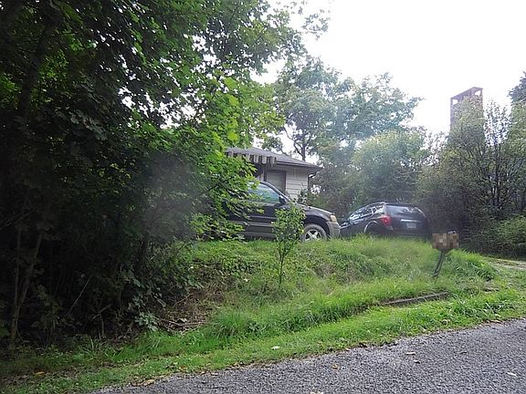 3rd image of 415 9th Ave