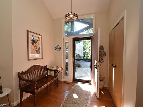 2nd image of 14 Stratford Ct