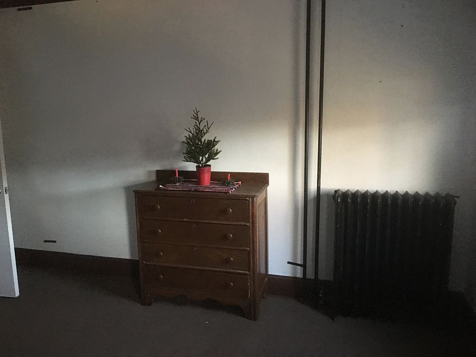 2nd image of 3060 Richmond St