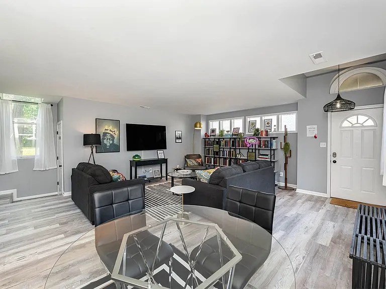 101 Crawford St #B-53641282 — Photo 6