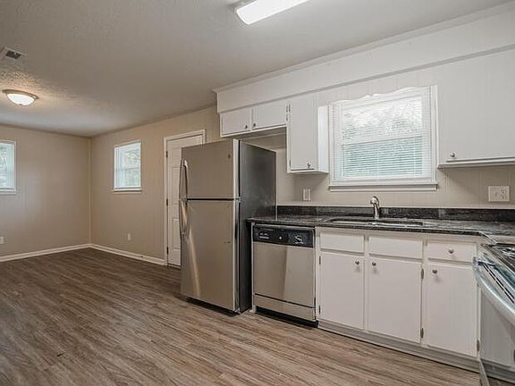 5th image of 1912 Seaborn Dr