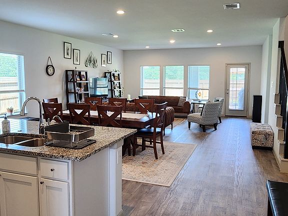 4th image of 3502 Park Vista Dr