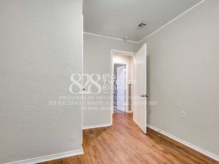 401 E Kerr Dr — Photo 23
