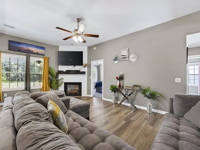 1469 Fredrick Dr — Photo 4