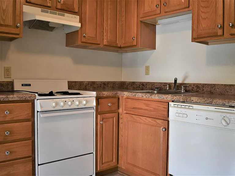 209-211 N Clymer Ave — Photo 15