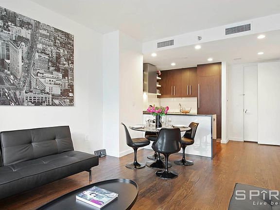 5th image of 133 W 22nd St APT 5L