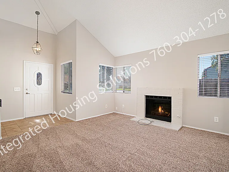 4504 Goldfinch Way — Photo 9