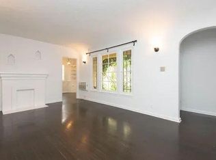 827-833 N Sweetzer Ave, West Hollywood, CA 90069
