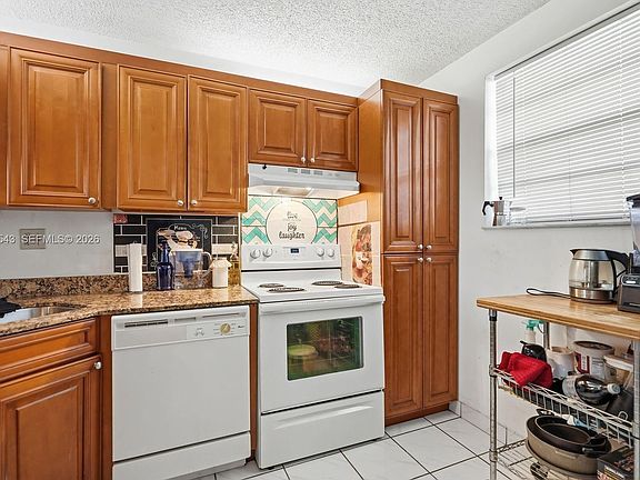 5th image of 7400 NW 17th St APT 107