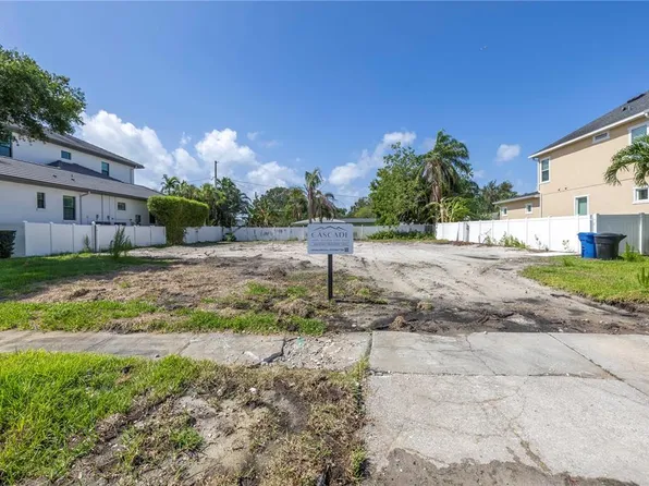 440 Capri Way NE #12, Saint Petersburg, FL 33704