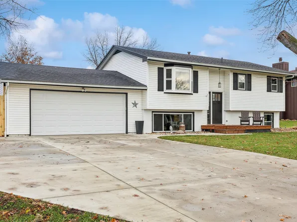 605 Cherry Ave, Woodward, IA 50276