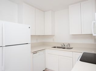 950 E Chuckwalla Rd APT 3, Palm Springs, CA 92262