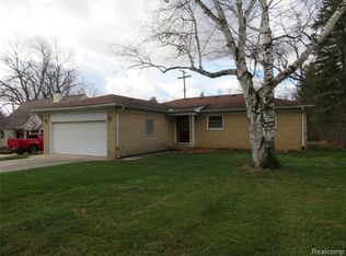 17321 Deering St, Livonia, MI 48152
