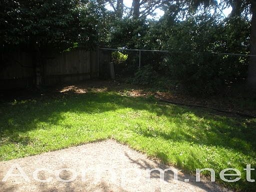 2nd image of 3842 Peppertree Dr