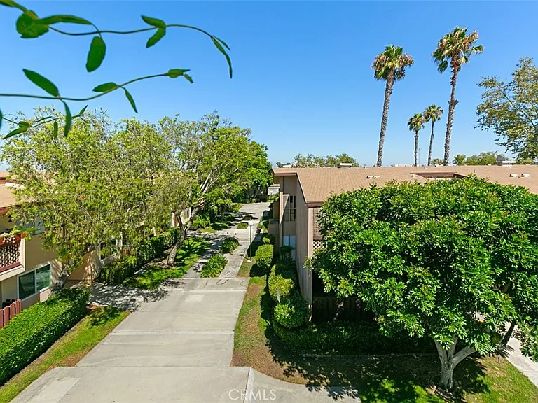 12200 Montecito Rd #F105 — Photo 32