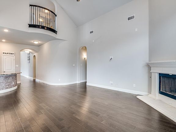 4th image of 1021 Yarrow St